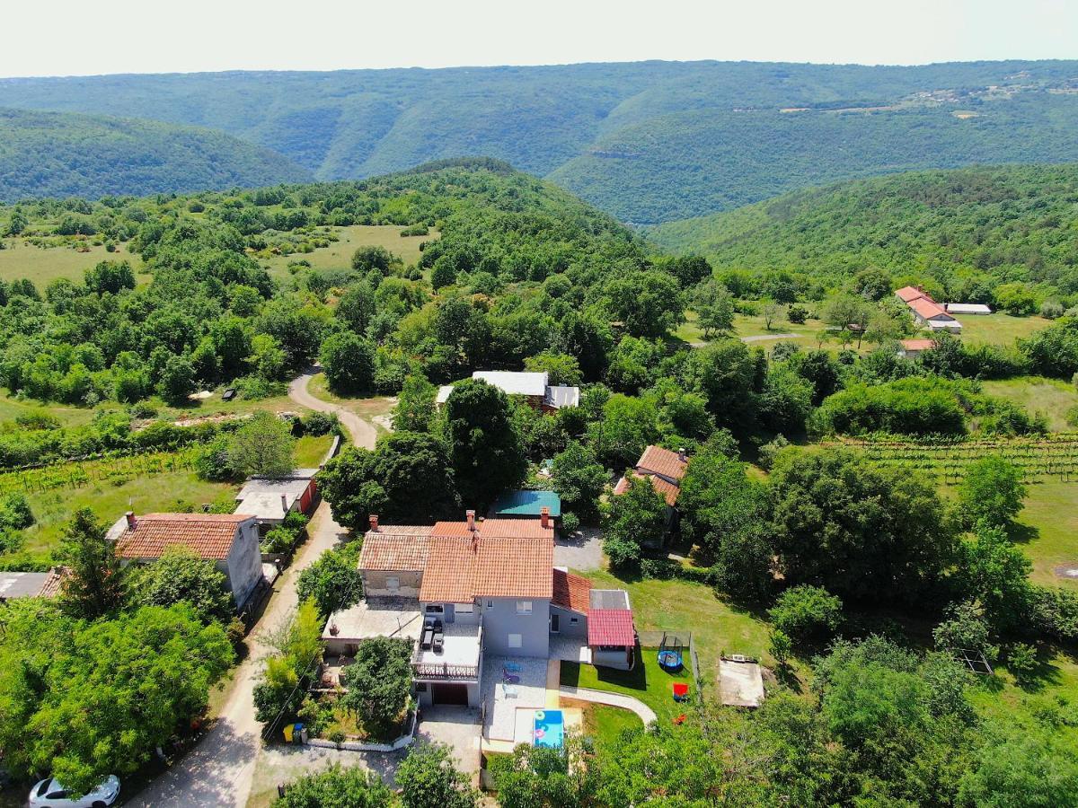 Apartman Goga With Pool And Jacuzzi Labin  Extérieur photo